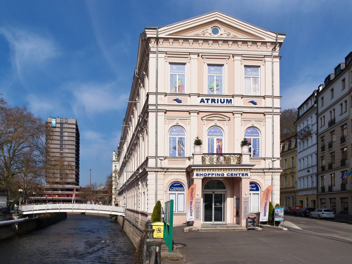 Nákupní centrum ATRIUM v Karlových Varech